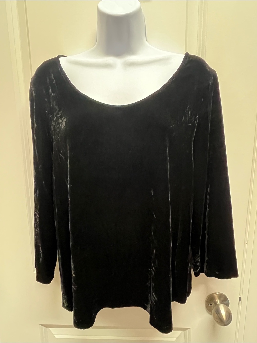 Eileen Fisher Black Silk Blend Velvet Scoop Neck Top Size Small Boxy Stretch
